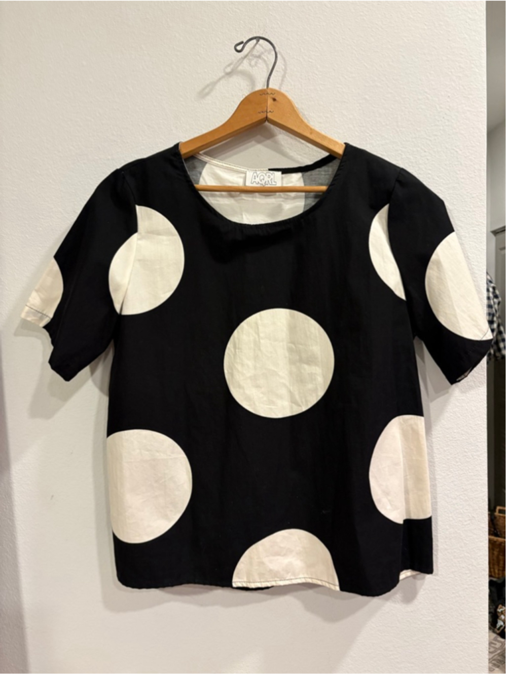 AQRL Black White Bold Polka Dot Top Short Sleeve Crew Neck Blouse No